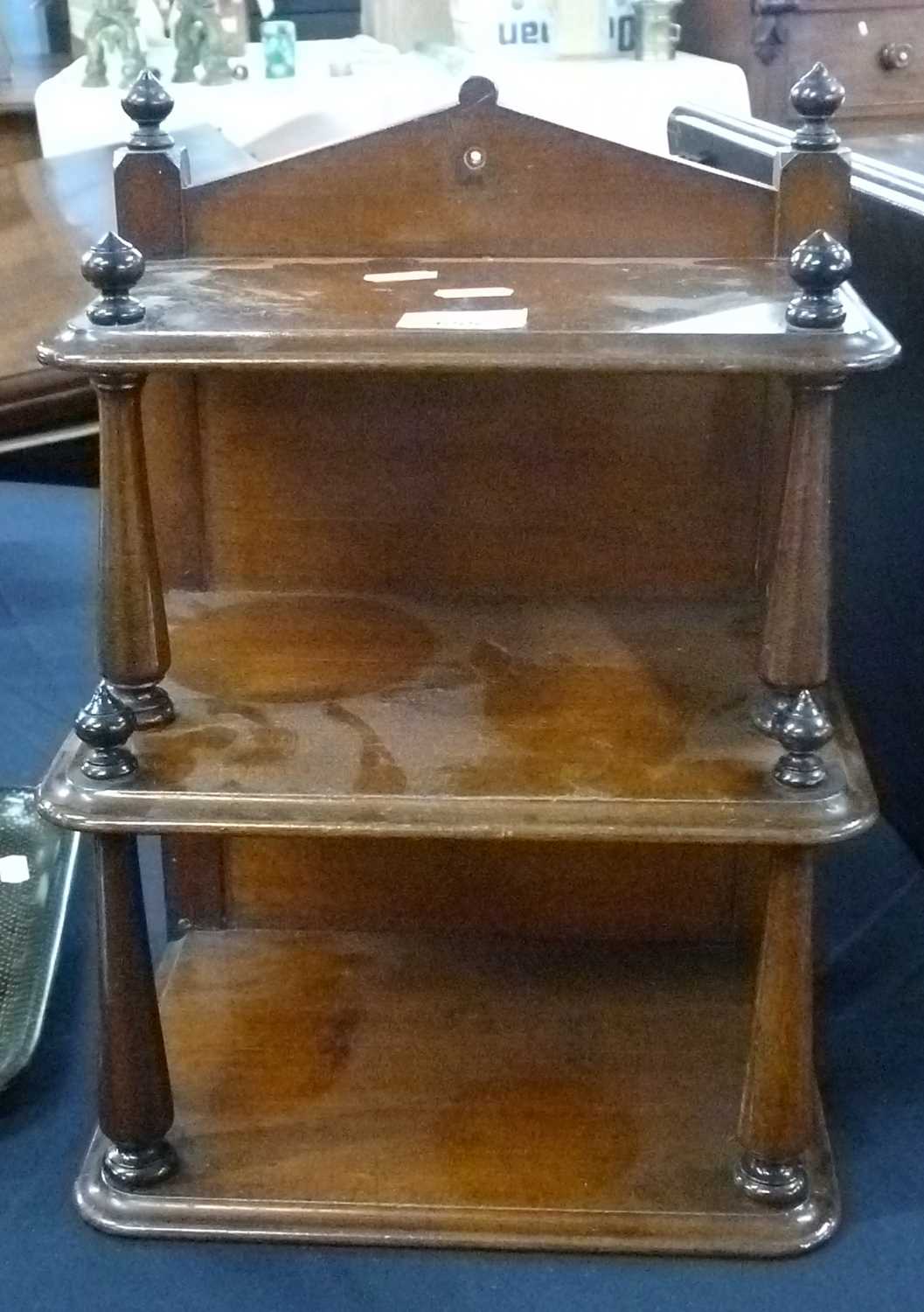 Small Victorian mahogany table top three tier shelf unit, 25cm wide - Image 2 of 3