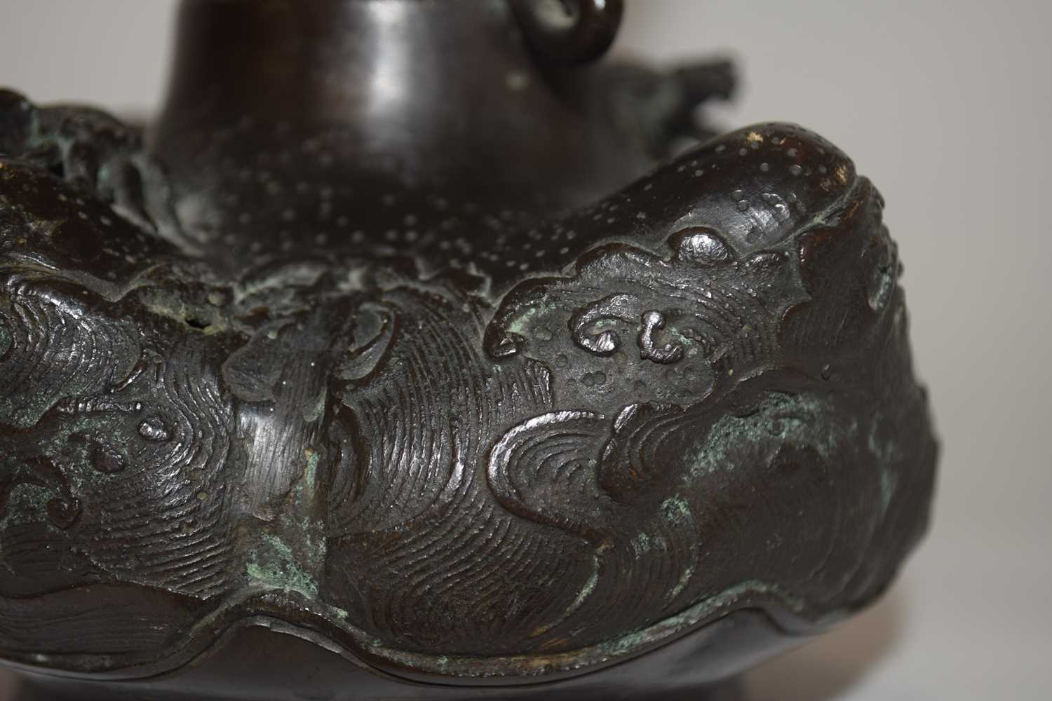Japanese bronze vase - Image 7 of 9