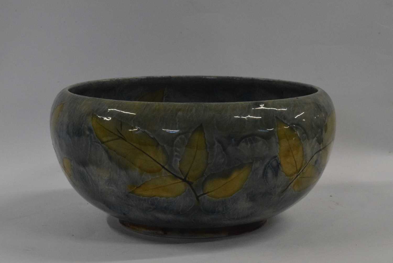 A Royal Doulton natural foliage wear designed bowl, 20cm diameter