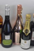 Mixed lot of wines: Prosecco San Leo, Bottega Rose Gold Sparkling, Collavini Spumante Il Grigio