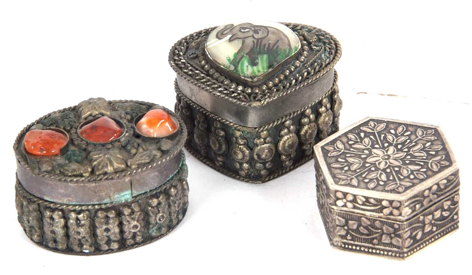 Group of three various (probably Indian made) ring boxes, part, oval and hexagonal shape, two with - Image 2 of 4