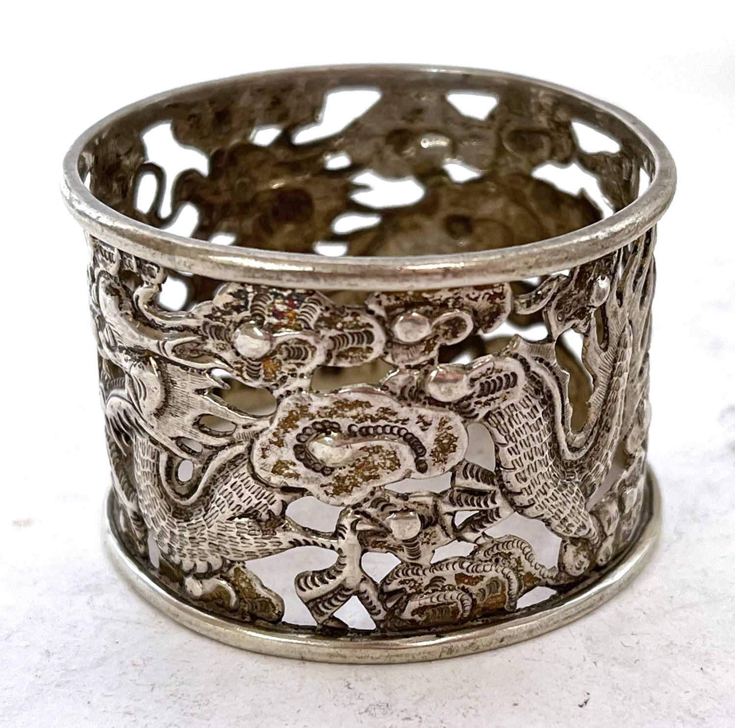 Mixed lot to include octagonal white metal ladies compact engraved to the front with a dragon having - Image 9 of 10