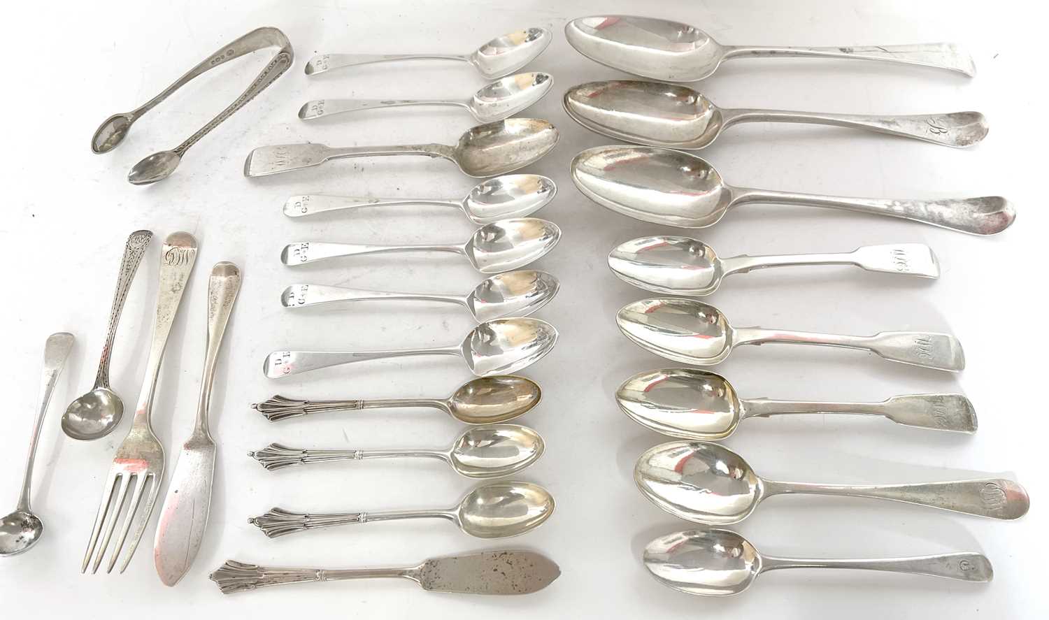 Mixed lot of silver flat ware to include three Georgian base marked tablespoons, four fiddle pattern - Image 2 of 10