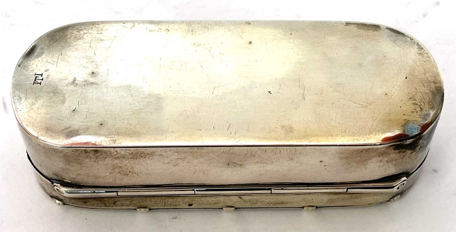 Edwardian silver trinket box of shaped rectangular form, applied with a bow and reeded border to - Image 4 of 6