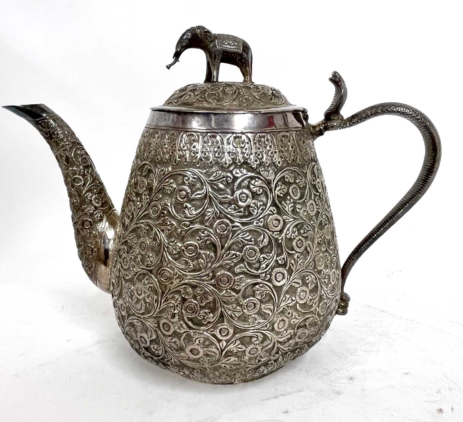 Antique Indian silver tea set 'Lucknow Circa 1900' with elephant and cobra design, comprising - Image 21 of 23