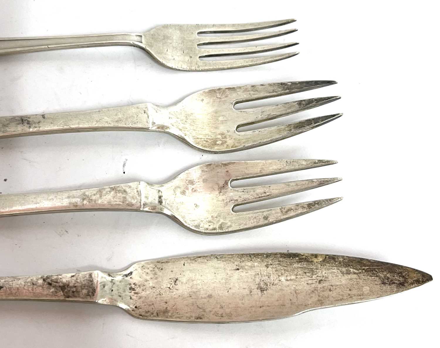 Mixed lot: A Georg Jensen beaded pattern serving knife and two forks, stamped Georg Jensen with - Image 5 of 8