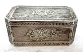 Import .925 trinket box assayed London 1907, marks for Boaz Moses Landeck of rectangular form,