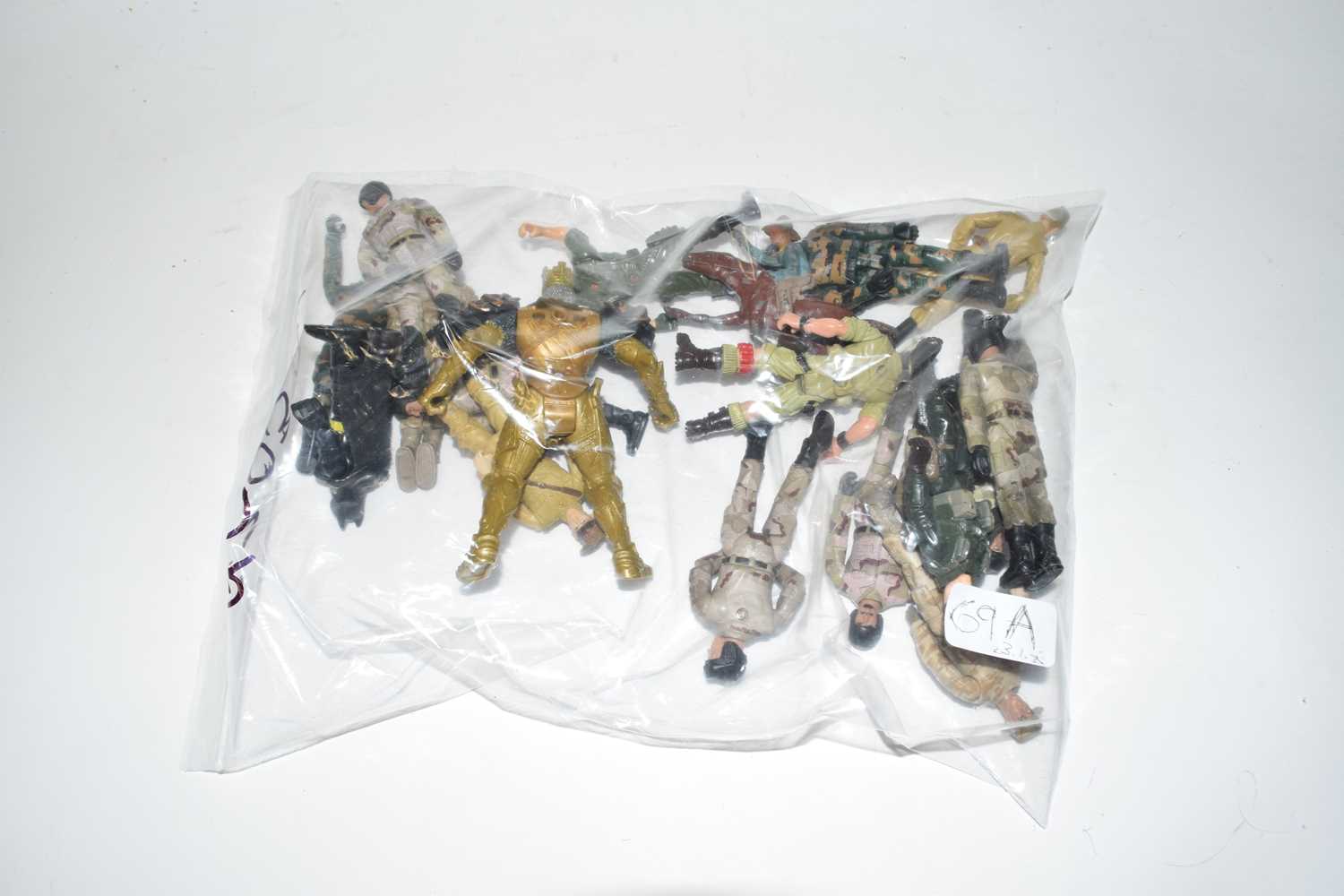 Mixed Lot: Modern plastic figures - Image 2 of 2