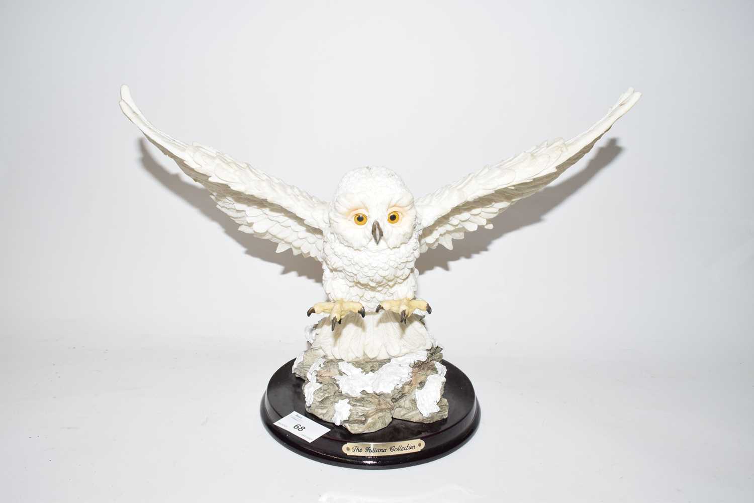 Modern model of a snowy owl