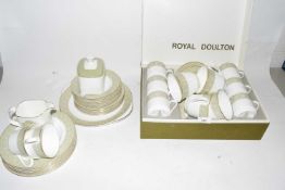 Quantity of Royal Doulton Sonnet tea and table wares