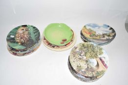 Mixed Lot: Various decorated collectors plates and other items