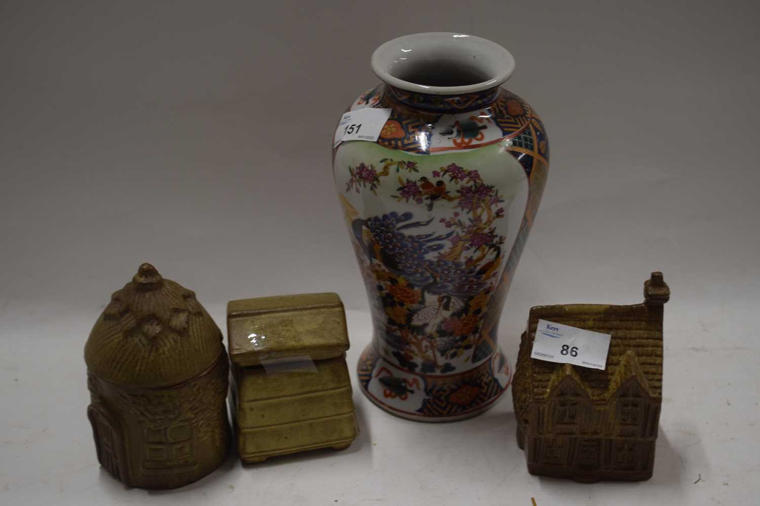Mixed Lot: Modern Oriental vase and various ornaments