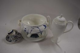 Mixed Lot: Soup terrine and other assorted ceramics