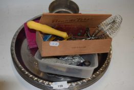 Mixed Lot: Serving trays, a box of assorted keys and other items