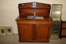 Victorian mahogany chiffonier, 107cm wide