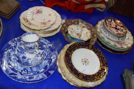 Mixed Lot: Various ceramics to include Crown Derby floral decorated plates, a quantity of Derby