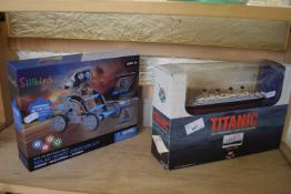Box model Titanic and a Solar Robot Creation kit