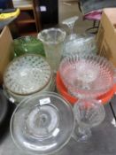 Mixed Lot: Various glass bowls, cake stand etc