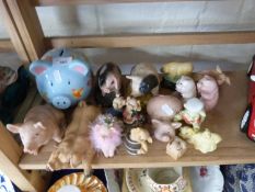 Mixed Lot: Piggy bank and various model pigs