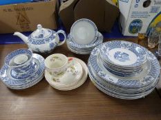 Quantity of Woods Yuan tea wares plus Alfread Meakin tea wares