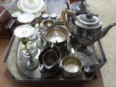 Mixed Lot: Various silver plated wares to include serving trays, tea wares etc