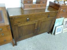Early 20th Century oak sideboard with single drawer and two doors