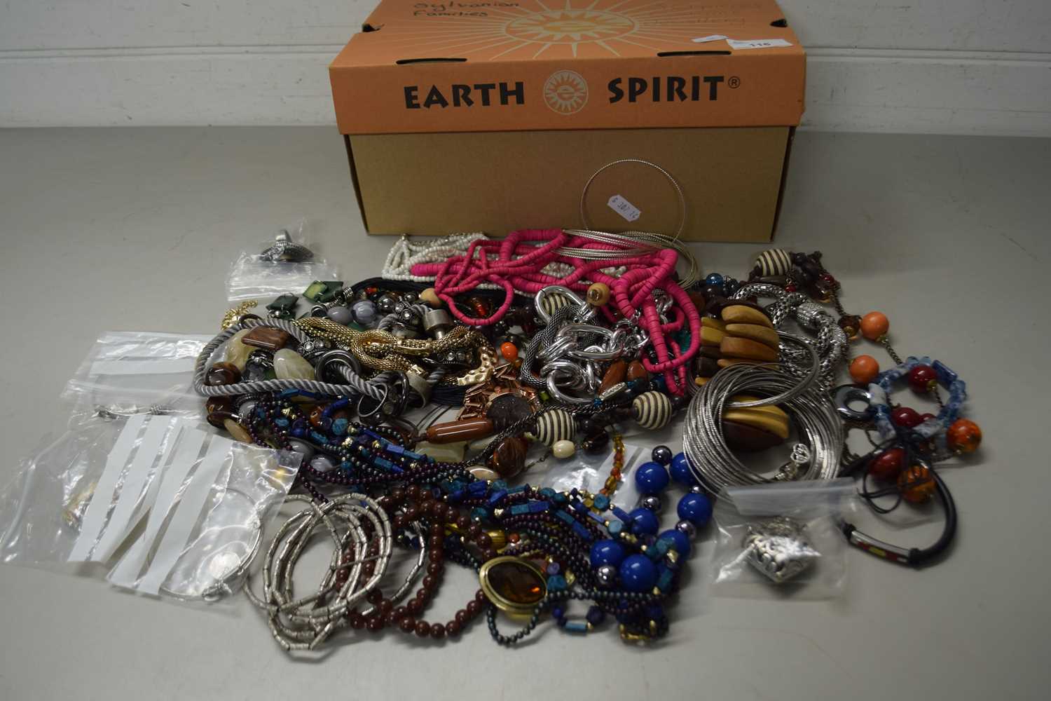 Box of various assorted costume jewellery