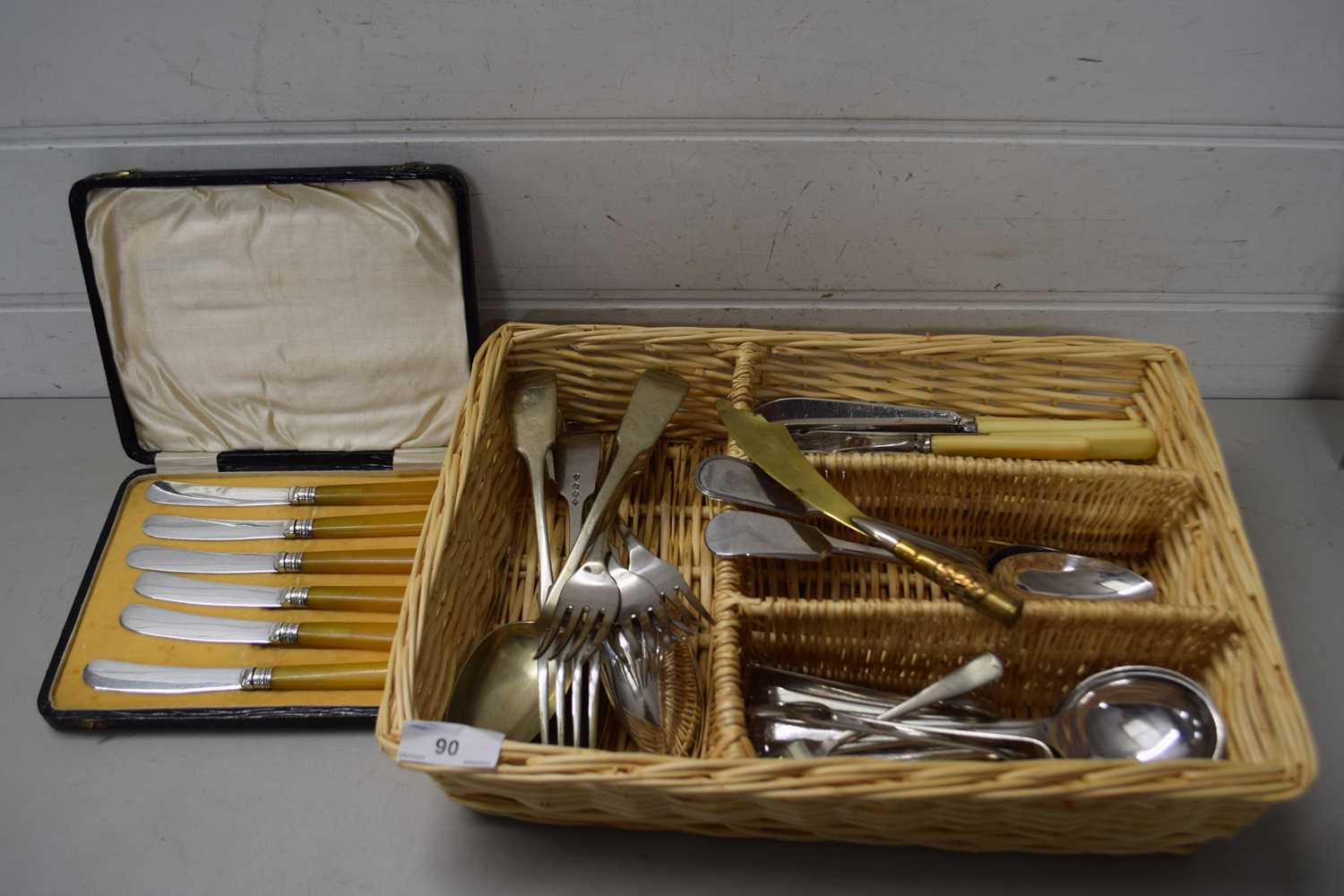 Mixed Lot: Various silver plated cutlery