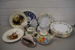 Mixed Lot: Various ceramics to include Royal Worcester, floral decorated plates, tea wares etc