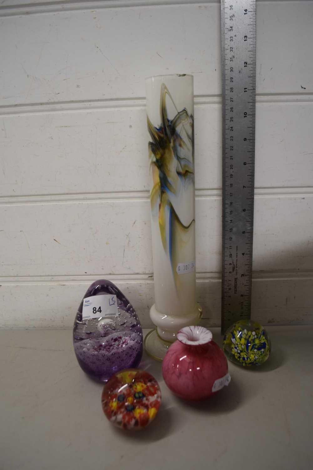 Mixed Lot: Three various paperweights and two Art Glass vases (5)