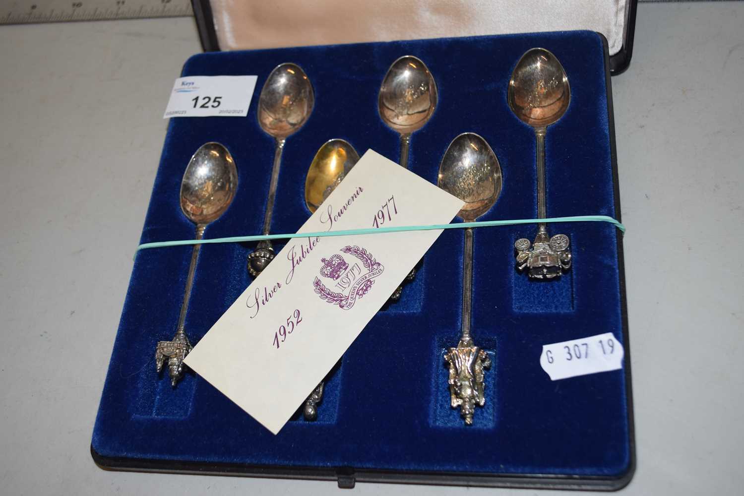 Cased set of Queens Silver Jubilee silver plated spoons - Image 2 of 2