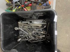 One box of ring spanners