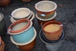 Mixed Lot: Various assorted plant pots