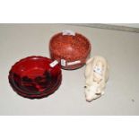 Mixed Lot: Royal Doulton flambe pattern dish, a Beswick model pig and piglet and a further Art Glass