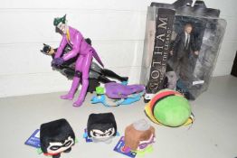 Mixed Lot: Assorted Batman toys and others