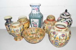 Mixed Lot: Modern Chinese bowls and vases