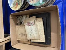 Box of various albums, cigarette cards plus further loose