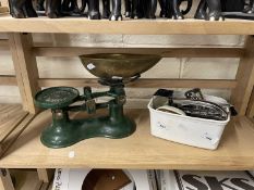 Mixed Lot: Vintage kitchen scales together with weights and other items