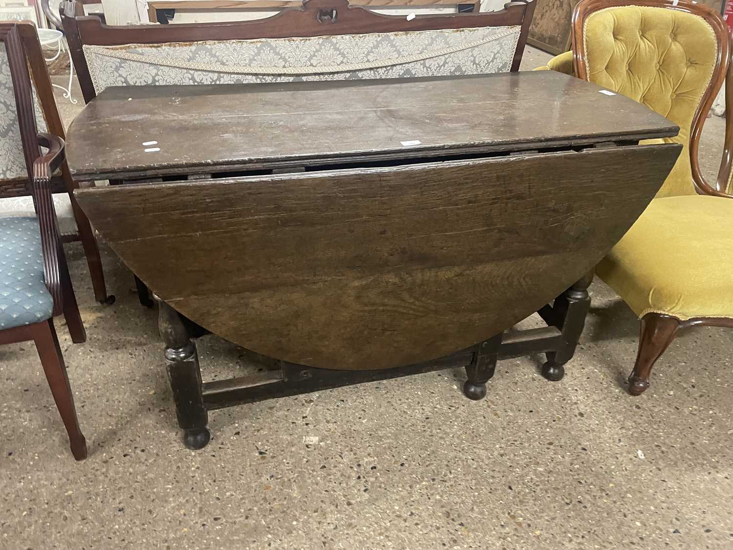 18th Century oval oak gate leg table, 128cm long