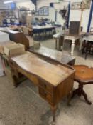 20th Century walnut veneered dressing table with mirrored back, 117cm wide