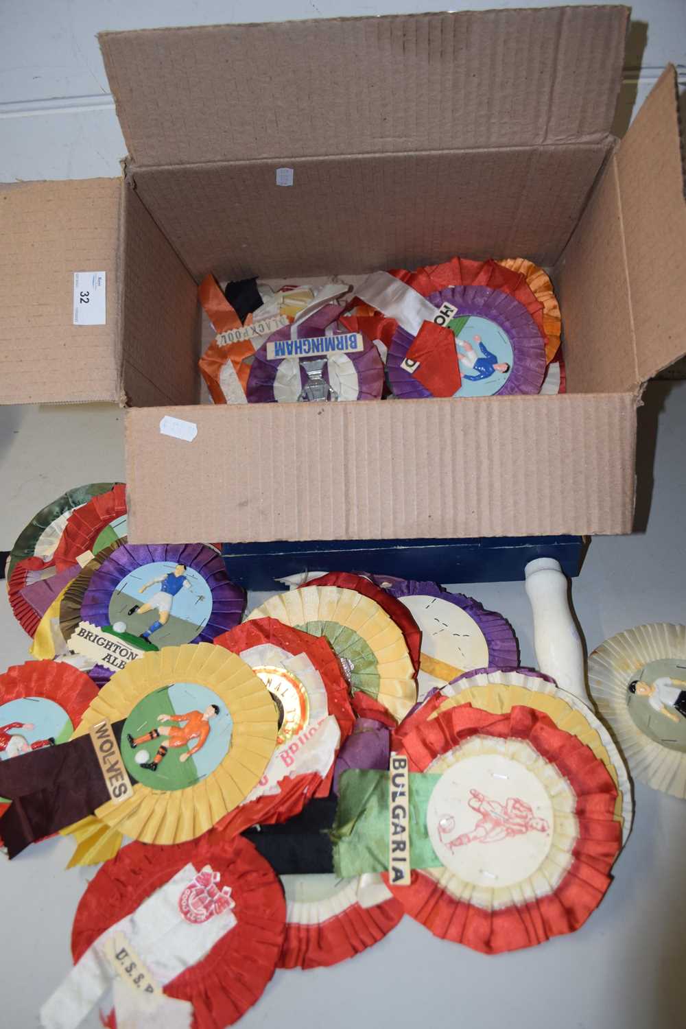 Box of various vintage homemade football rosettes and a football rattle - Image 2 of 2