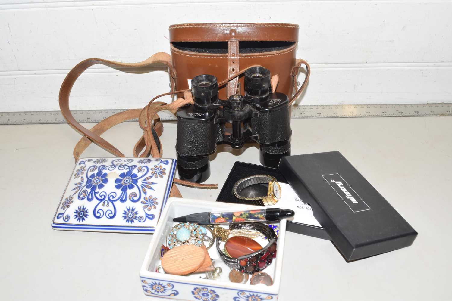 Mixed Lot: Cased binoculars, assorted costume jewellery etc