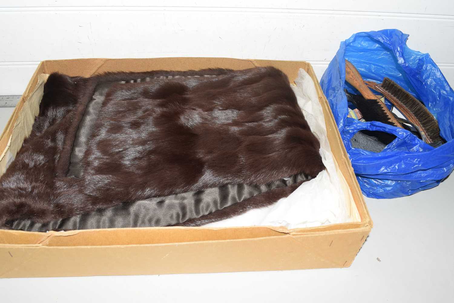 Mixed Lot: A vintage fur wrap, various belts and other items