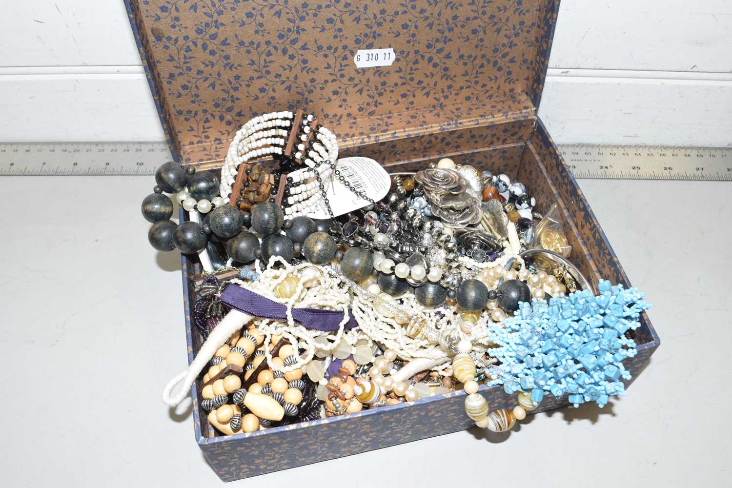 Box of various assorted costume jewellery