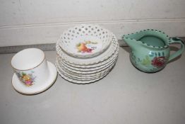 Mixed Lot: 20th Century continental fruit decorated plates with pierced rims