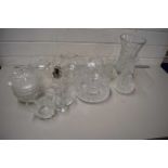 Mixed Lot: Various assorted clear glass wares to include various bowls, jugs, vases etc