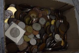 Box of various mixed coinage