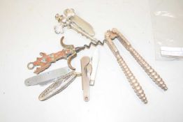 Mixed Lot: various folding pocket knives to include mother of pearl handled and silver bladed