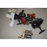 Mixed Lot: Various fixed and multiplier fishing reels to include Intrepid Sea Streak