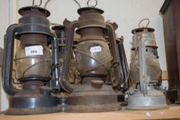 Six assorted vintage tilly lamps
